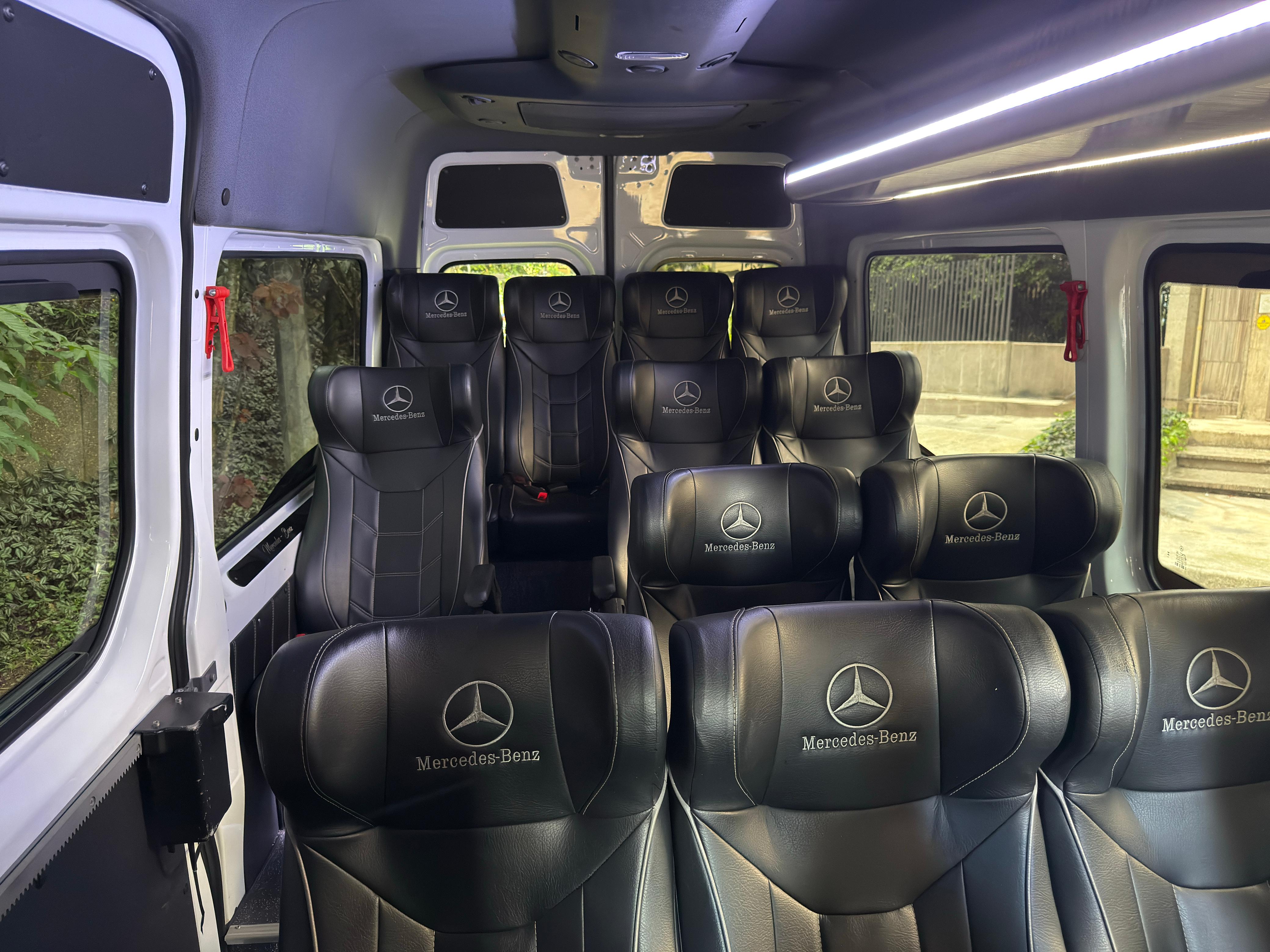 Van Mercedes Benz — Transporte privado